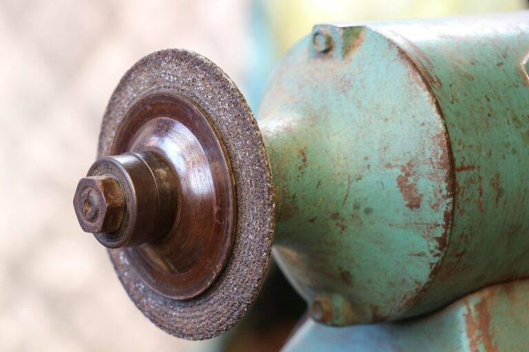 Exploring the Dark Web: Challenges and Dangers