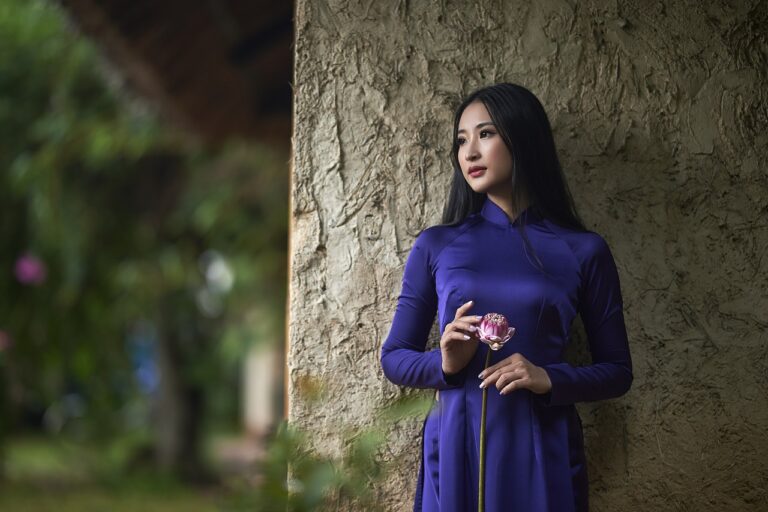 Trends in Fashion Accessories: Belts, Hats, and Beyond